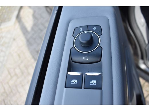 Volkswagen Transporter 2.0 TDI L2H1 DSG-8 30 Style | NIEUWE TYPE | TREKHAAK | CAMERA | NAVIGATIE ActivLease financial lease