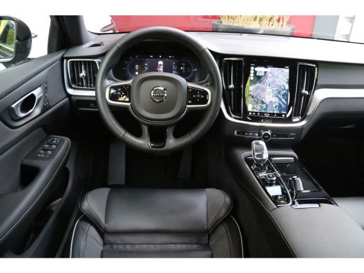 Volvo  V60 2.0 T6 Plug-in hybrid AWD Plus Dark | Panoramadak | Adaptive Cruise | Memory seats | Stuur/stoelv... ActivLease financial lease
