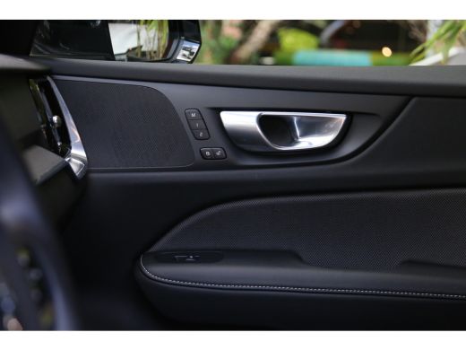 Volvo  V60 2.0 T6 Plug-in hybrid AWD Plus Dark | Panoramadak | Adaptive Cruise | Memory seats | Stuur/stoelv... ActivLease financial lease
