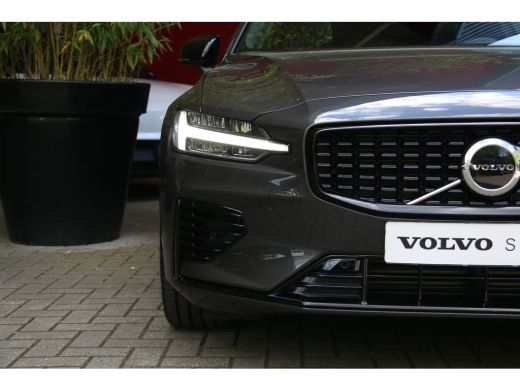 Volvo  V60 2.0 T6 Plug-in hybrid AWD Plus Dark | Panoramadak | Adaptive Cruise | Memory seats | Stuur/stoelv... ActivLease financial lease