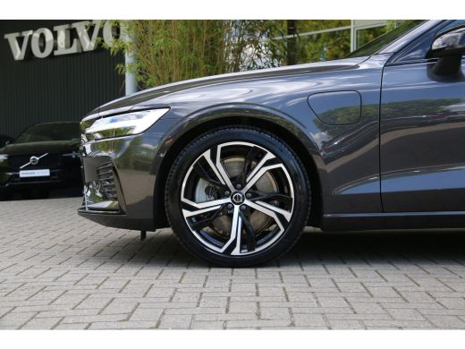 Volvo  V60 2.0 T6 Plug-in hybrid AWD Plus Dark | Panoramadak | Adaptive Cruise | Memory seats | Stuur/stoelv... ActivLease financial lease