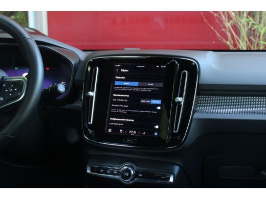 Volvo  XC40 Recharge Plus | Adaptive Cruise | Camera | Stuur/stoelverwarming ActivLease financial lease