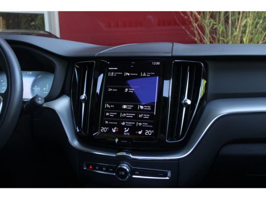 Volvo  XC60 2.0 Recharge T8 AWD R-Design | Panoramadak | Adaptive Cruise | BLIS | Stuur/stoelverwarming ActivLease financial lease