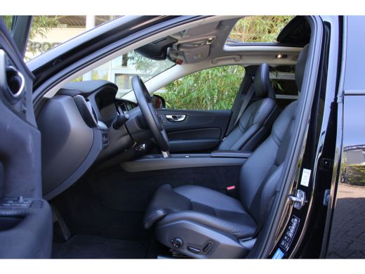 Volvo  XC60 2.0 Recharge T8 AWD R-Design | Panoramadak | Adaptive Cruise | BLIS | Stuur/stoelverwarming ActivLease financial lease