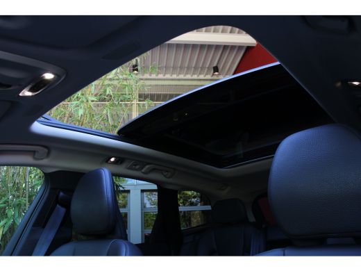 Volvo  XC60 2.0 Recharge T8 AWD R-Design | Panoramadak | Adaptive Cruise | BLIS | Stuur/stoelverwarming ActivLease financial lease