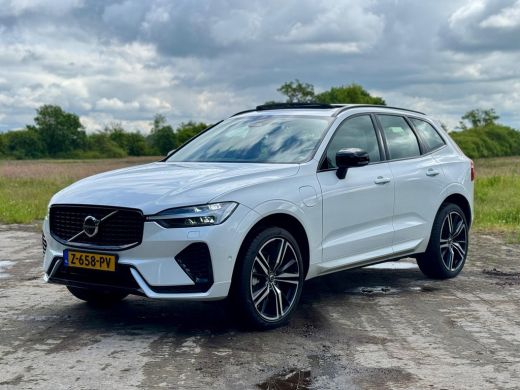 Volvo XC60 T6 AWD Ultimate Dark | Head-Up Display | Stoel & stuurwielverwarming | Achterbankverwarming | Ada... Volvo XC60 T6 AWD Ultimate Dark | Head-Up Display | Stoel & stuurwielverwarming | Achterbankverwarming | Ada...