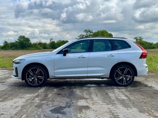 Volvo  XC60 T6 AWD Ultimate Dark | Head-Up Display | Stoel & stuurwielverwarming | Achterbankverwarming | Ada...