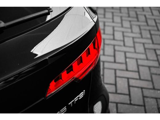 Audi A4 Avant 35 TFSI S edition Competition | Achteruitrijcamera | Parkeerhulp plus | Adaptief cruise con... ActivLease financial lease