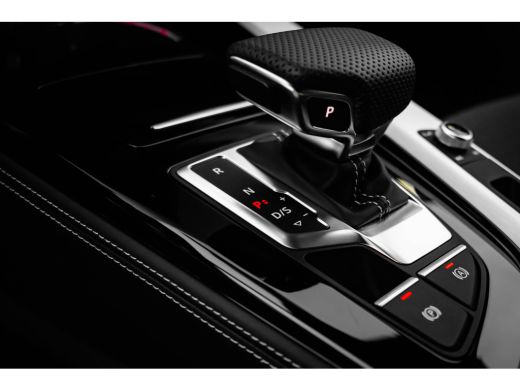 Audi A4 Avant 35 TFSI S edition Competition | Achteruitrijcamera | Parkeerhulp plus | Adaptief cruise con... ActivLease financial lease