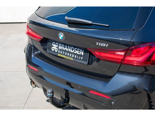 BMW 1-serie 118i High Executive Edition -M-sport-17''-Dab-Trekhaak- ActivLease financial lease