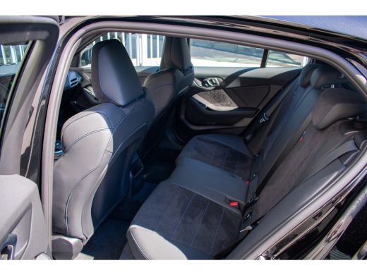 BMW 1-serie 120 M Sport Design Edition -ACC-Dab-Trekhaak- ActivLease financial lease