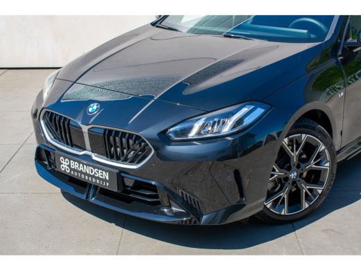 BMW 1-serie 120 M Sport Design Edition -ACC-Dab-Trekhaak- ActivLease financial lease