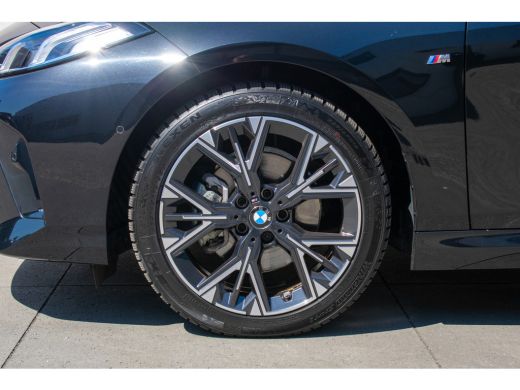 BMW 1-serie 120 M Sport Design Edition -ACC-Dab-Trekhaak- ActivLease financial lease