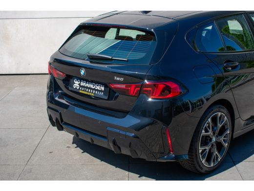 BMW 1-serie 120 M Sport Design Edition -ACC-Dab-Trekhaak- ActivLease financial lease
