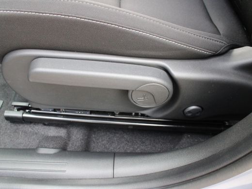 Hyundai KONA Electric Comfort Smart 65.4 kWh | Cruise control adaptief met Stop&Go en stuurhulp | Dodehoekdetectie met ... ActivLease financial lease