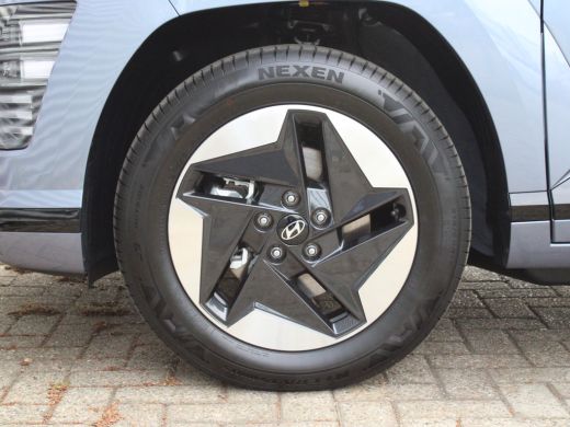 Hyundai KONA Electric Comfort Smart 65.4 kWh | Cruise control adaptief met Stop&Go en stuurhulp | Dodehoekdetectie met ... ActivLease financial lease