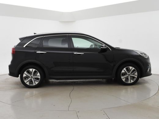 Kia e-Niro EXECUTIVELINE 64 KWH + JBL | ADAPTIVE CRUISE | STOELVENTILATIE | LEDER | CARPLAY | CAMERA ActivLease financial lease