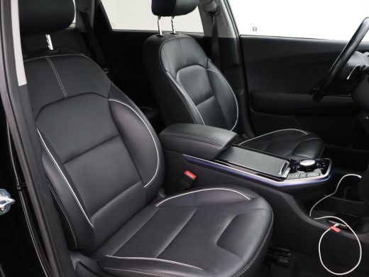 Kia e-Niro EXECUTIVELINE 64 KWH + JBL | ADAPTIVE CRUISE | STOELVENTILATIE | LEDER | CARPLAY | CAMERA ActivLease financial lease
