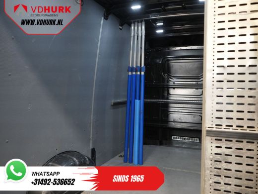 MAN TGE 35 2.0 180 pk DSG Aut. L3H3 BPM VRIJ! Inrichting/ Imperiaal + Ladder/ Tachograaf/ Navi/ Gev.stoel... ActivLease financial lease