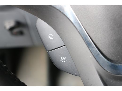 Opel Ampera-E Business executive 60 kWh 204 | Camera | Voorstoelen verwarmd | Stuur verw. | Xenon | Parkeerseno... ActivLease financial lease