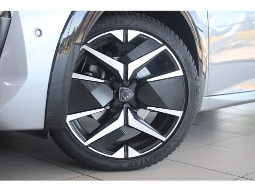 Peugeot 208 1.2 Turbo 100-PK GT | CAMERA V+A | DODE HOEK DETECTIE | ADAPTIVE CRUISE | KEYLESS ENTRY/START | ActivLease financial lease