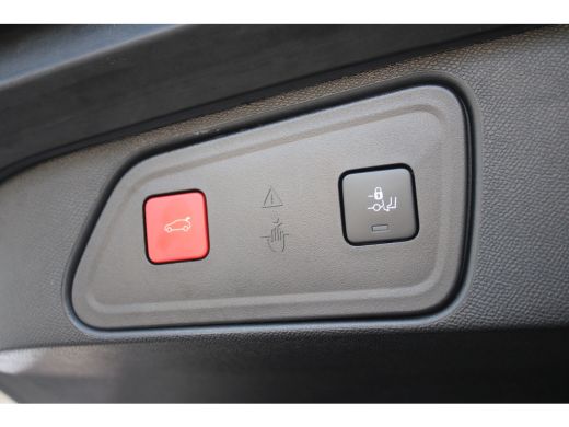 Peugeot 3008 1.2 Turbo 130-PK EAT8 GT BLACK PACK AFNEEMBARE TREKHAAK | STOELVERWARMING | ADAPTIVE CRUISE | KEY... ActivLease financial lease