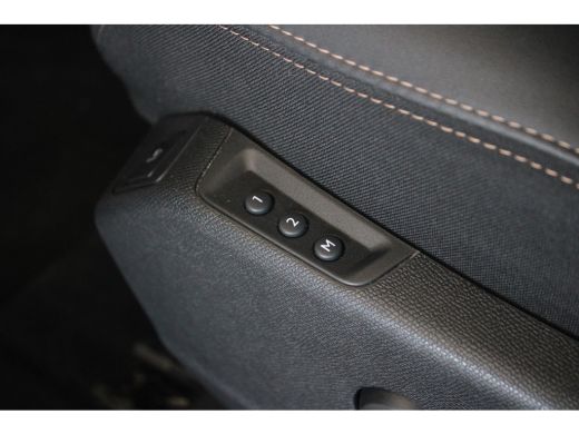 Peugeot 3008 1.2 Turbo 130-PK EAT8 GT BLACK PACK AFNEEMBARE TREKHAAK | STOELVERWARMING | ADAPTIVE CRUISE | KEY... ActivLease financial lease
