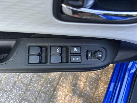 Suzuki Swift 1.2 Style Smart Hybrid ActivLease financial lease