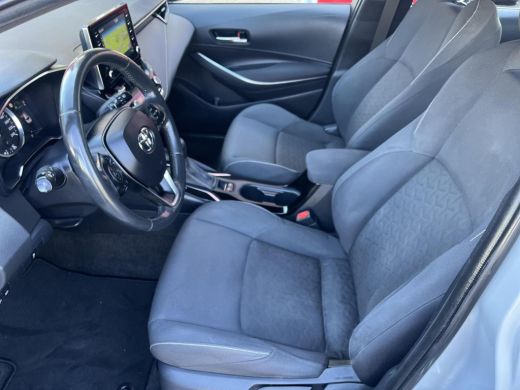 Toyota Corolla Touring Sports 1.8 Hybrid Active | Trekhaak | Navigatie | Carplay | 17 inch LM-velgen | ActivLease financial lease