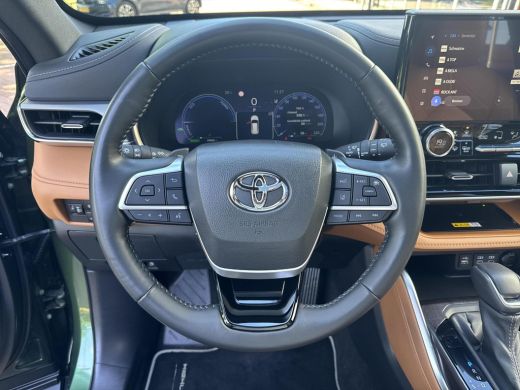 Toyota Highlander 2.5 AWD Hybrid Premium | 06-10141018 Voor meer meer informatie ActivLease financial lease