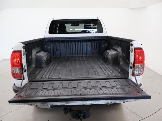 Toyota Hilux 2.4 D-4D-F 150 PK 4X4 XTRA CAB PROFESSIONAL EURO 6 + LEDER | AIRCO | CRUISE | TREKHAAK ActivLease financial lease