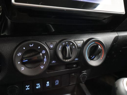 Toyota Hilux 2.4 D-4D-F 150 PK 4X4 XTRA CAB PROFESSIONAL EURO 6 + LEDER | AIRCO | CRUISE | TREKHAAK ActivLease financial lease