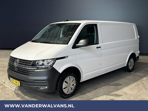 Volkswagen Transporter 2.0 TDI 150 pk L2H1 Euro6 # Airco | Trekhaak | Apple Carplay | Android Auto Parkeersensoren, Crui... ActivLease financial lease