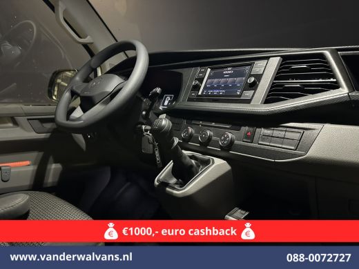 Volkswagen Transporter 2.0 TDI 150pk L2H1 Euro6 Airco | 2500kg Trekhaak | Apple Carplay | Android Auto Parkeersensoren, ... ActivLease financial lease