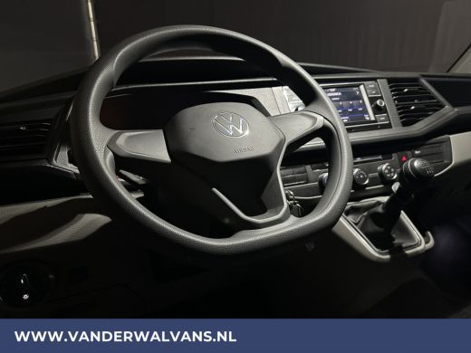 Volkswagen Transporter 2.0 TDI 150 pk L2H1 Euro6 # Airco | Trekhaak | Apple Carplay | Android Auto Parkeersensoren, Crui... ActivLease financial lease