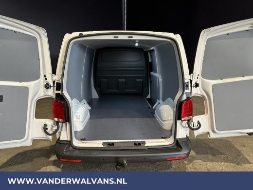 Volkswagen Transporter 2.0 TDI 150 pk L2H1 Euro6 # Airco | Trekhaak | Cruisecontrol | Apple Carplay | PDC Parkeersensore... ActivLease financial lease
