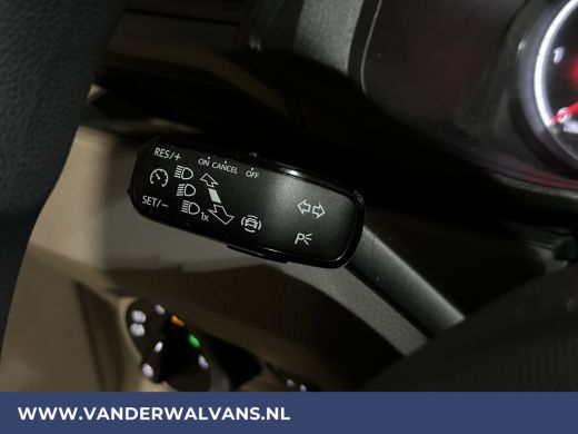 Volkswagen Transporter 2.0 TDI 150 pk L2H1 Euro6 # Airco | Trekhaak | Cruisecontrol | Apple Carplay | PDC Parkeersensore... ActivLease financial lease