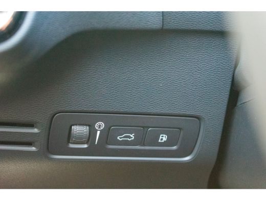 Volvo  XC40 1.5 T5 Plug-in hybrid Ultimate Dark ACC-360camara-Trekhaak-Panoramadak-keyless ActivLease financial lease