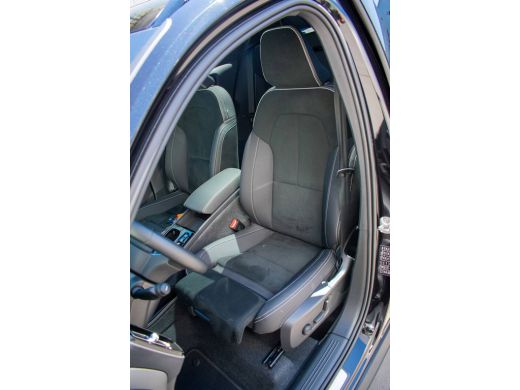 Volvo  XC40 1.5 T5 Plug-in hybrid Ultimate Dark ACC-360camara-Trekhaak-Panoramadak-keyless ActivLease financial lease