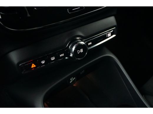 Volvo  XC40 T5 Plus Dark | Cruise Control Adaptive | BLIS | Stoel/Stuurverwarming ActivLease financial lease