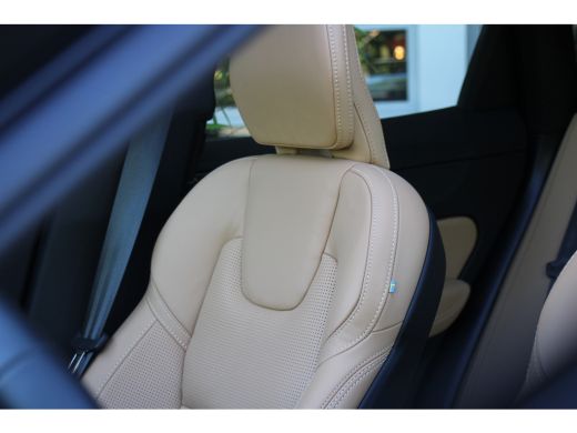 Volvo  XC60 2.0 T6 Plug-in hybrid AWD Plus Dark | Luchtvering | Stoelventilatie | Panoramadak | Trekhaak | 36... ActivLease financial lease