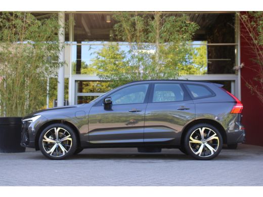 Volvo  XC60 2.0 T6 Plug-in hybrid AWD Plus Dark | Luchtvering | Stoelventilatie | Panoramadak | Trekhaak | 36... ActivLease financial lease