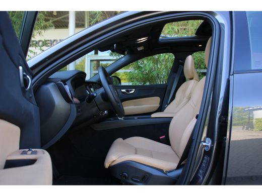 Volvo  XC60 2.0 T6 Plug-in hybrid AWD Plus Dark | Luchtvering | Stoelventilatie | Panoramadak | Trekhaak | 36... ActivLease financial lease