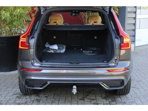 Volvo  XC60 2.0 T6 Plug-in hybrid AWD Plus Dark | Luchtvering | Stoelventilatie | Panoramadak | Trekhaak | 36... ActivLease financial lease