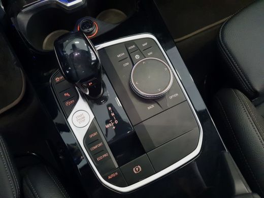 BMW 1-serie 118i Executive Edition | Cruise Control | Apple Carplay | Navigatie ActivLease financial lease