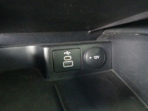Ford Kuga 2.5 PHEV 225PK ST-Line | STOEL+STUUR+VOORRUITVERWARMING | NAVI | PARKEERSENSOREN | CAMERA | 18'' ... ActivLease financial lease