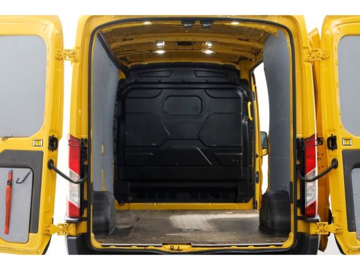 Ford Transit 350 2.0 TDCI 130pk E6 L3H2 Trend Airco/Trekhaak 2800kg 03-2018 ActivLease financial lease