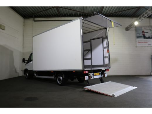 Iveco Daily 35S18 3.0 Automaat Bakwagen met Laadklep ActivLease financial lease