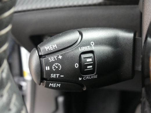 Peugeot 2008 1.2 PureTech Active | NAVI | PARKEERSENSOREN | ActivLease financial lease