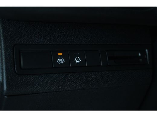Peugeot 3008 1.2 Turbo 130-PK GT EAT8 AUTOMAAT | TREKHAAK | CAMERA | STOELVERWARMING | ADAPTIVE CRUISE | FULL ... ActivLease financial lease